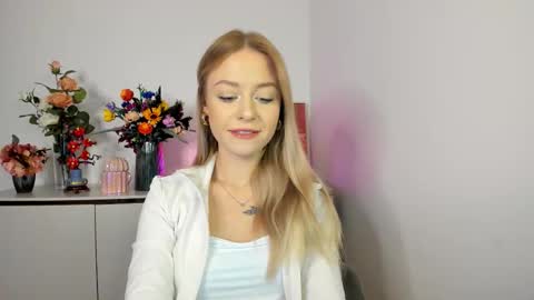 Cindy online show from November 10, 2025, 7:18 am