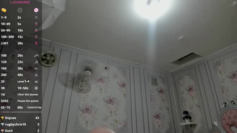 Snapshot of perla_milf4u chatting on January 14, 2025, 11:05 pm PERLA online show from January 14, 2025, 11:05 pm