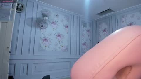 Snapshot of perla_milf4u chatting on March 4, 2025, 12:39 am PERLA online show from March 4, 2025, 12:39 am