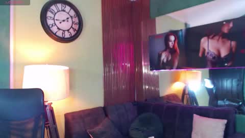 Perla online show from March 4, 2026, 11:00 pm