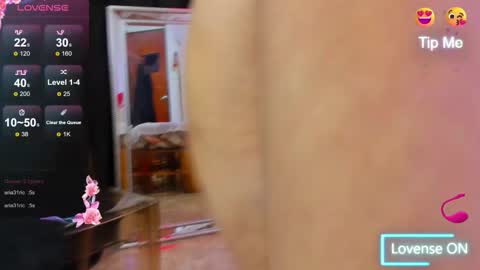 Perla Franco online show from November 19, 2025, 2:11 am