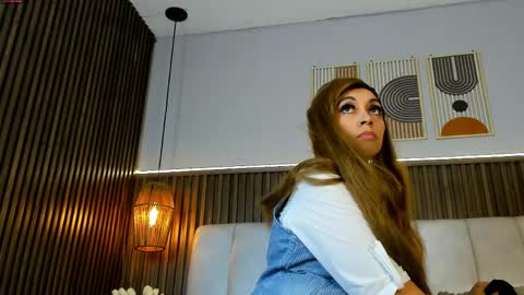 PerlaPreciosa online show from April 12, 2026, 4:06 am