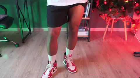 andres    online show from December 28, 2024, 5:25 pm