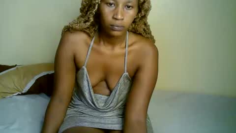 peru_queen online show from April 13, 2026, 11:48 am