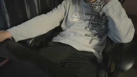 Lalo   x peruvianevil  ig peruvianevil  online show from February 24, 2025, 5:22 am