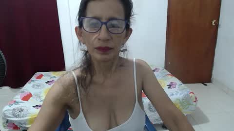Snapshot of pervert_milf4uu_4 chatting on September 26, 2025, 2:59 am luz online show from September 26, 2025, 2:59 am