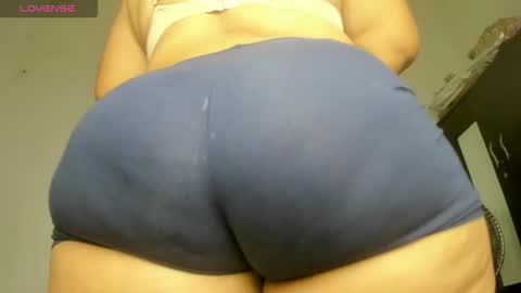 Snapshot of pervertt_mommy chatting on October 9, 2025, 9:24 pm  Alexandra  online show from October 9, 2025, 9:24 pm