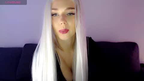 Snapshot of pervyblonde chatting on December 29, 2024, 10:23 am Isabella online show from December 29, 2024, 10:23 am