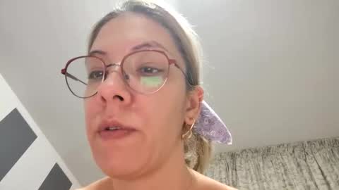 Lisa -  online show from December 19, 2025, 6:59 pm