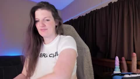 Kelly online show from November 21, 2025, 11:31 am