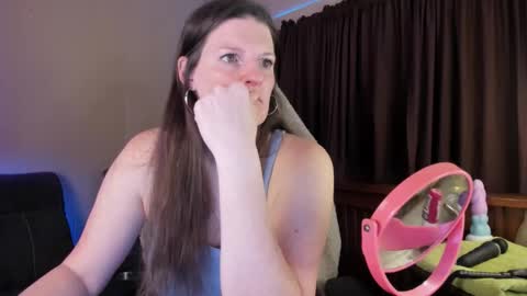 Kelly online show from December 2, 2025, 12:10 pm