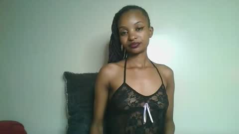 Snapshot of petal_palette chatting on May 14, 2026, 8:37 pm Lolly online show from May 14, 2026, 8:37 pm