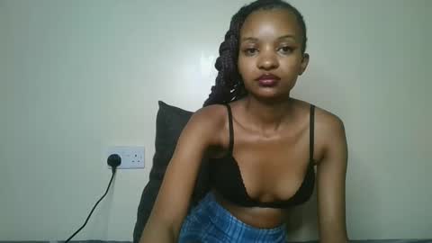 Snapshot of petal_palette chatting on May 25, 2026, 7:09 pm Lolly online show from May 25, 2026, 7:09 pm