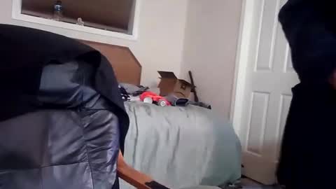 Snapshot of petes907 chatting on February 10, 2025, 6:53 am 9072523824 online show from February 10, 2025, 6:53 am