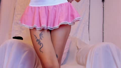 petite_amor online show from January 7, 2025, 4:08 am