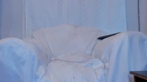 petite_amor online show from January 24, 2025, 10:32 am