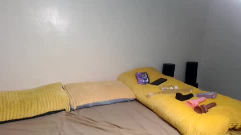 Anya online show from December 16, 2025, 9:25 am