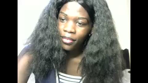 Snapshot of petite_lavi2 chatting on February 20, 2025, 12:19 am petite_lavi2 online show from February 20, 2025, 12:19 am