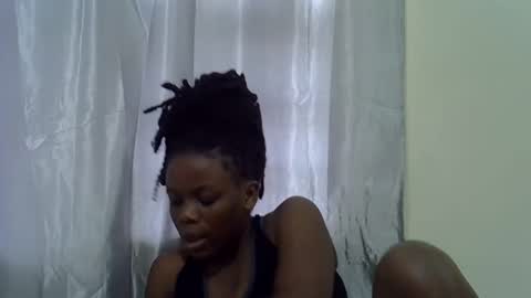 petite_melan online show from November 13, 2025, 5:06 am