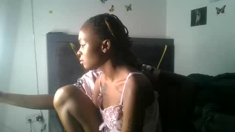 petite_queen69 online show from June 10, 2026, 12:11 am