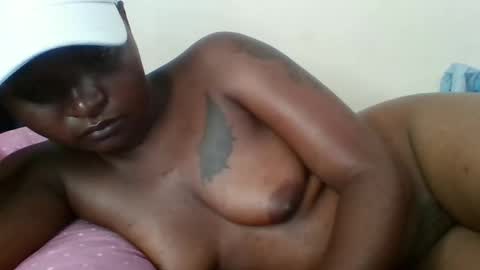 petite_shan online show from February 8, 2026, 7:34 am