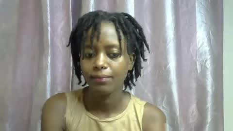 Snapshot of petite_star2 chatting on January 18, 2026, 9:18 pm petite_star2 online show from January 18, 2026, 9:18 pm