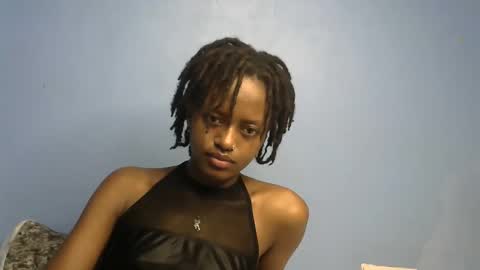 Snapshot of petite_star2 chatting on February 1, 2026, 11:25 pm petite_star2 online show from February 1, 2026, 11:25 pm