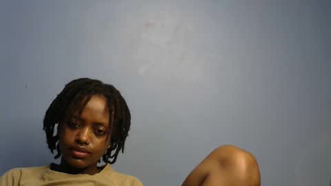 Snapshot of petite_star2 chatting on February 3, 2026, 6:40 am petite_star2 online show from February 3, 2026, 6:40 am