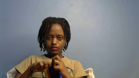 Snapshot of petite_star2 chatting on February 3, 2026, 10:48 pm petite_star2 online show from February 3, 2026, 10:48 pm