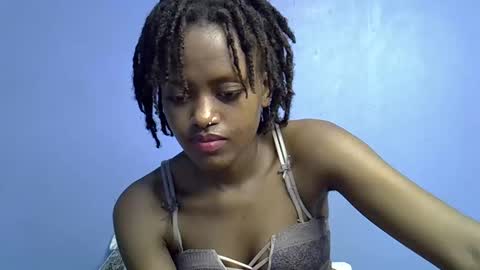 Snapshot of petite_star2 chatting on February 21, 2026, 11:17 pm petite_star2 online show from February 21, 2026, 11:17 pm