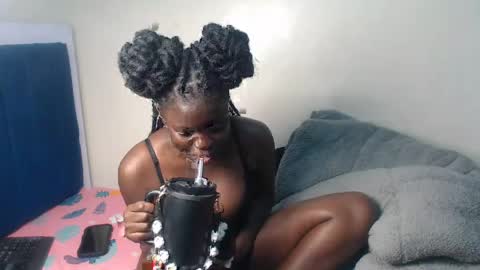 petitebeautyy online show from June 6, 2026, 2:38 am