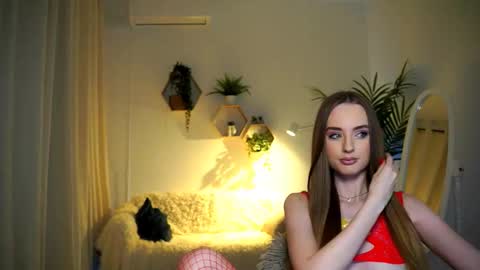 Petitegonwiild online show from December 15, 2024, 1:11 pm