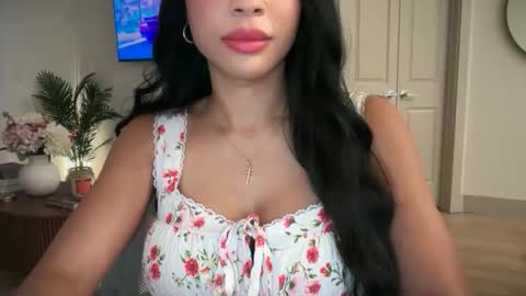 Snapshot of petiteprincess659846 chatting on June 6, 2026, 1:32 am PetitePrincess online show from June 6, 2026, 1:32 am