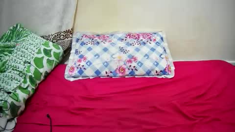 petitetasha online show from September 15, 2025, 9:15 pm