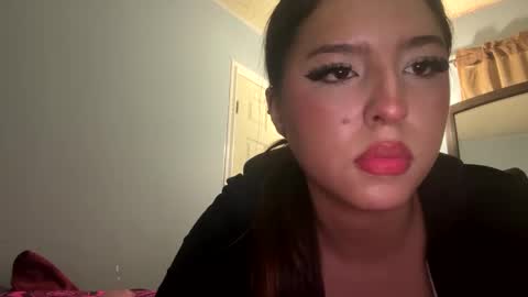 Petitewetpussy online show from December 12, 2024, 3:32 am