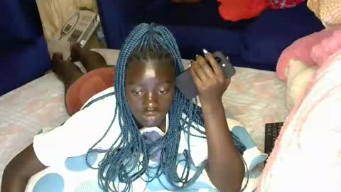 petitte_gyaal online show from December 1, 2025, 6:18 am