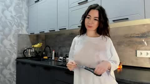 Snapshot of petracilley chatting on December 16, 2024, 9:52 pm Emma online show from December 16, 2024, 9:52 pm