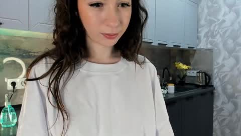 Snapshot of petracilley chatting on December 19, 2024, 4:13 pm Emma online show from December 19, 2024, 4:13 pm