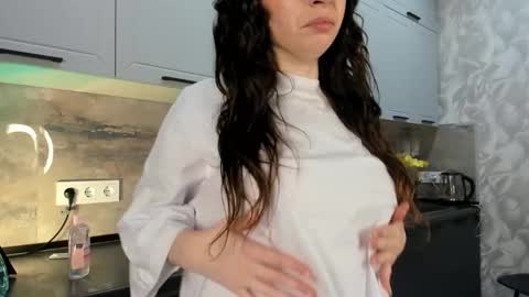 Snapshot of petracilley chatting on December 20, 2024, 4:25 pm Emma online show from December 20, 2024, 4:25 pm