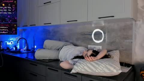 Snapshot of petracilley chatting on December 30, 2024, 11:17 pm Emma online show from December 30, 2024, 11:17 pm