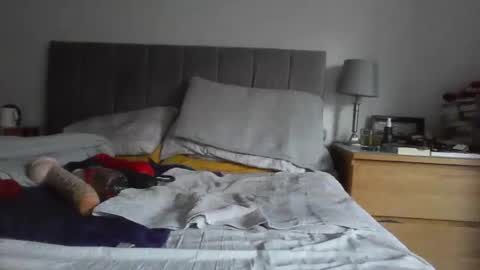 Snapshot of petrof82 chatting on October 21, 2025, 7:42 am petrof82 online show from October 21, 2025, 7:42 am