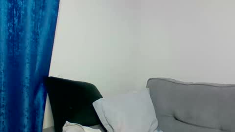 Arielle online show from November 19, 2025, 2:06 pm