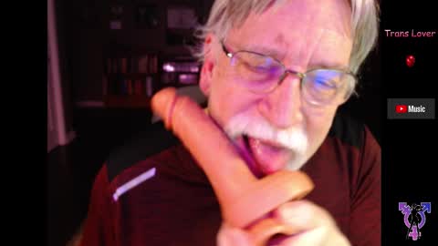 Snapshot of pghk2000 chatting on February 26, 2025, 2:15 am George online show from February 26, 2025, 2:15 am