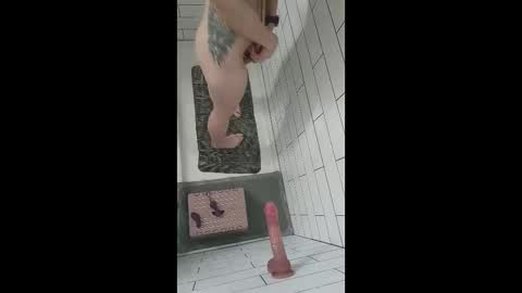 Snapshot of phantasypharrah chatting on February 17, 2025, 3:36 am PharrahFR online show from February 17, 2025, 3:36 am