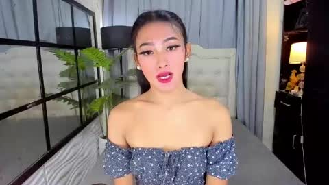 phenomenal_ivy online show from May 26, 2026, 2:46 pm