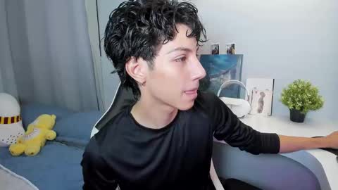 Phil.   INDEPENDENT MODEL online show from December 20, 2025, 10:00 am