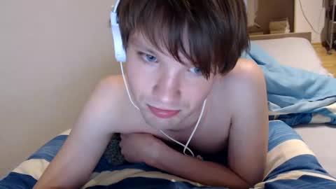 phillip25y online show from June 10, 2026, 9:14 pm