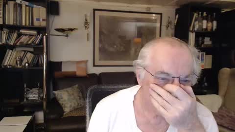 Snapshot of philoumis2 chatting on January 25, 2025, 10:39 pm Philippe online show from January 25, 2025, 10:39 pm