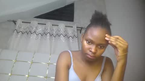 Snapshot of phoebe015 chatting on February 26, 2026, 7:46 pm phoebe online show from February 26, 2026, 7:46 pm