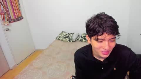 picaszomilos350 online show from March 10, 2026, 7:57 am